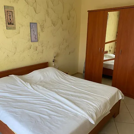 двустаен с гледка басейн до 4 души 303 Sunny Beach