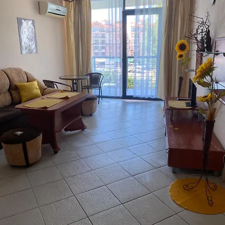 двустаен с гледка басейн до 4 души 303 Apartamento